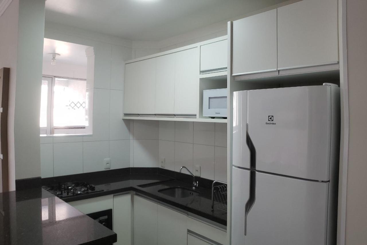 Excelente apto 3 quartos em Bombas, 100 metros do mar e 2 vagas de garagem Bombinhas Exterior foto