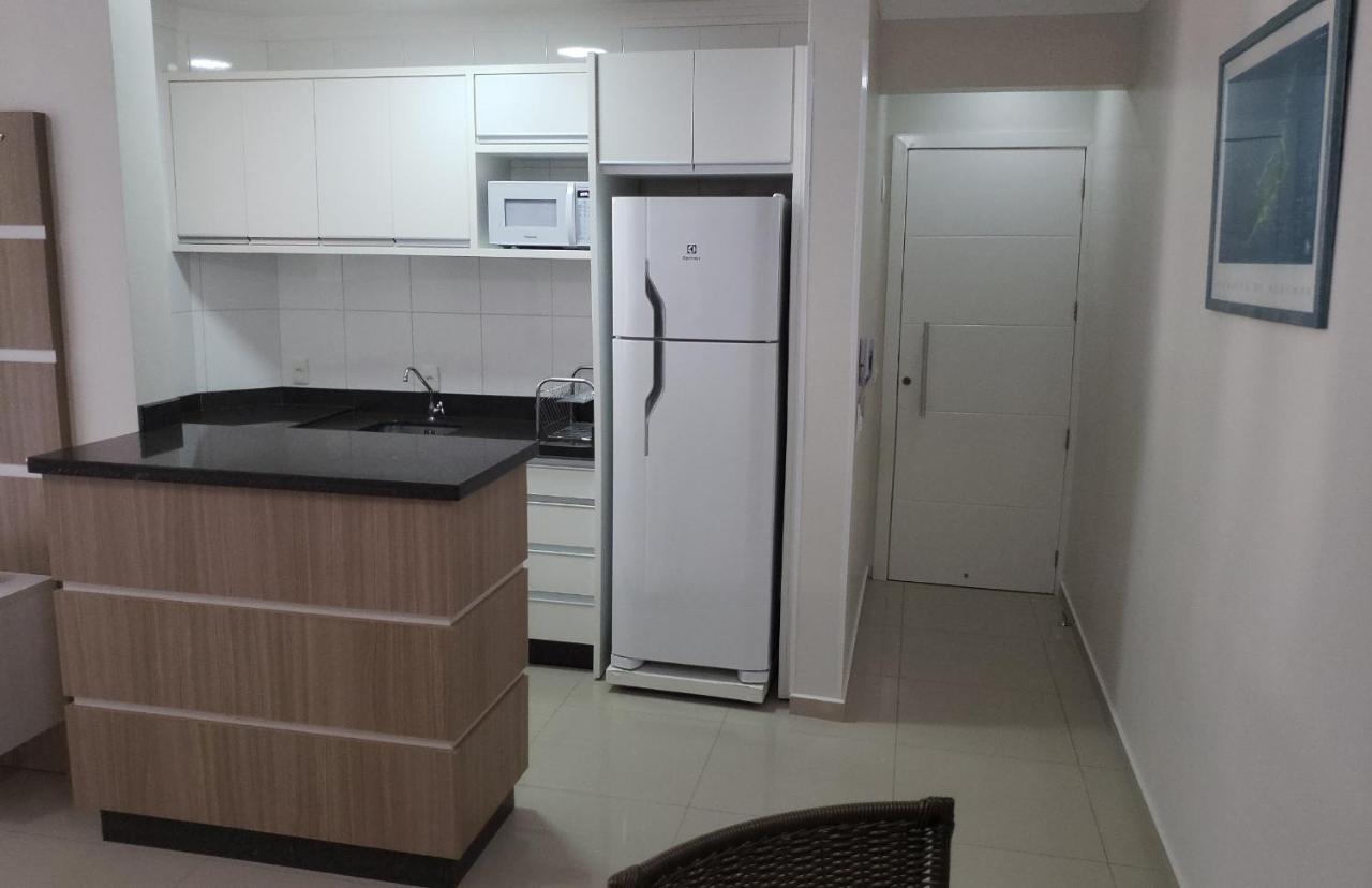 Excelente apto 3 quartos em Bombas, 100 metros do mar e 2 vagas de garagem Bombinhas Exterior foto